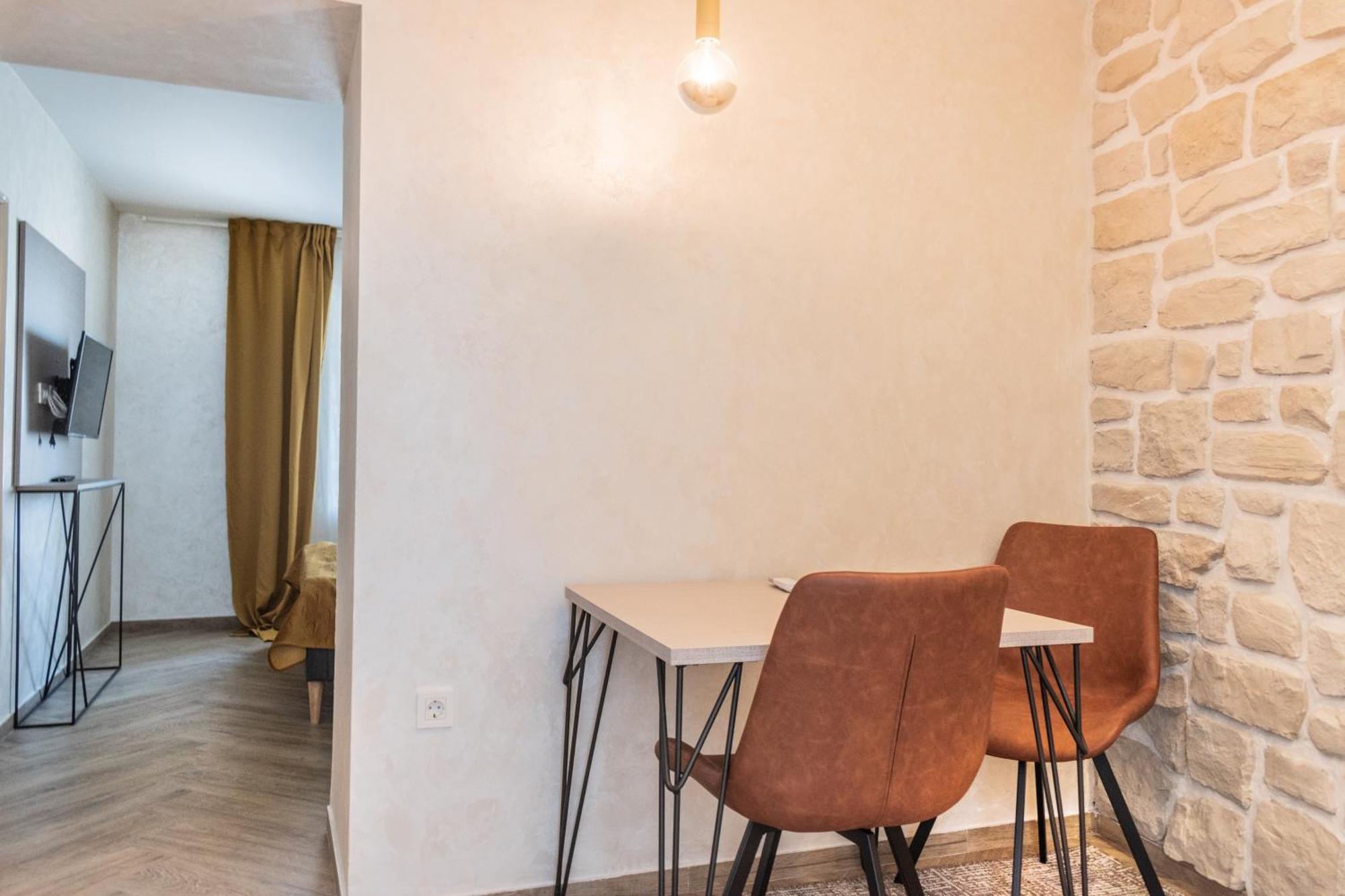 L&B Amphitheater Apartments Pula Exterior photo